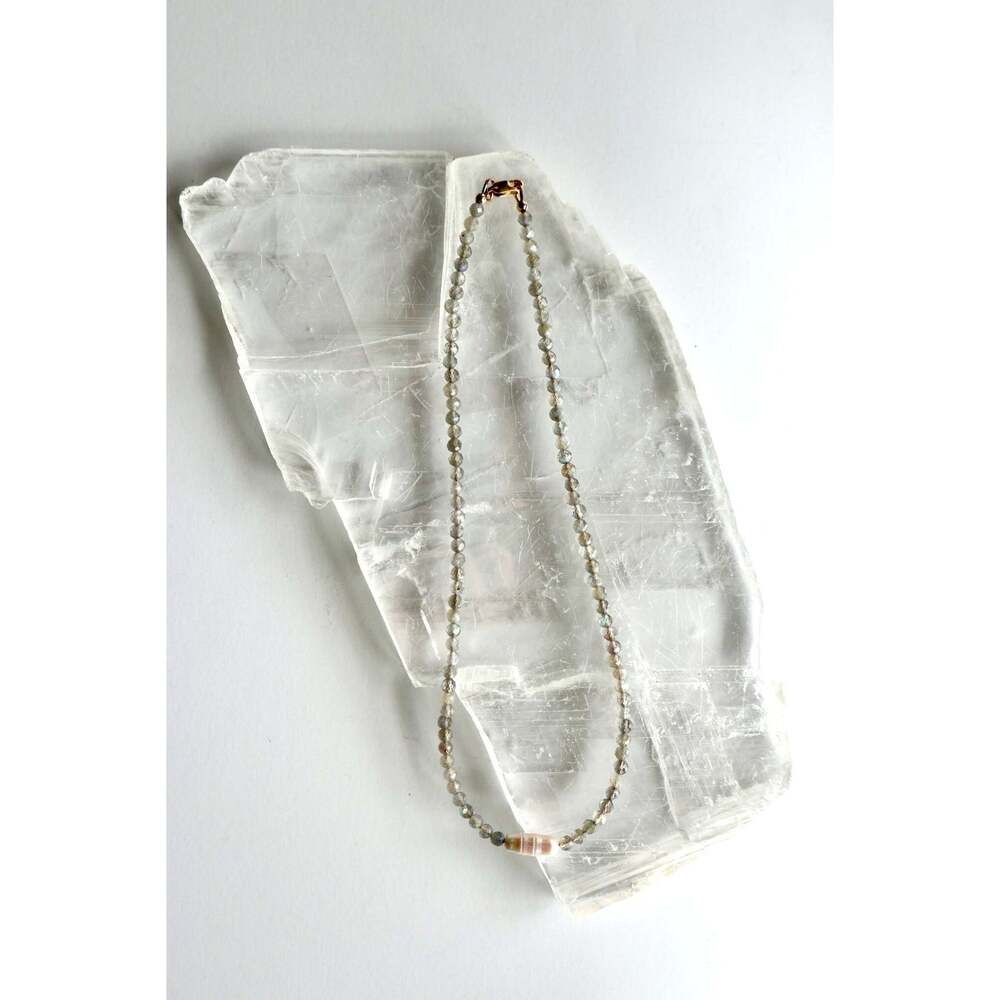 Liora – Labradorite & Pearl Necklace – 16"